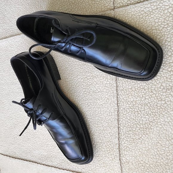 SZ 8.5  BLACK  LEATHER DRESS / CASUAL SHOES by BRUNELLO, Made in Italy main image 7